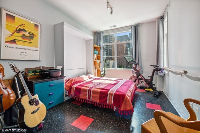 Foto del edificio - 330 N Clinton St