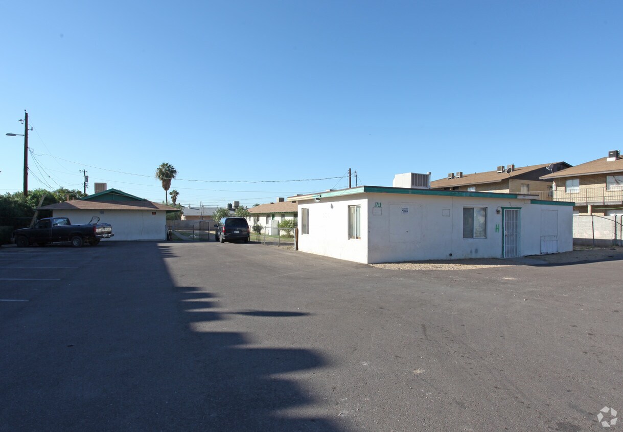 Primary Photo - 1711 W Mountain View Rd