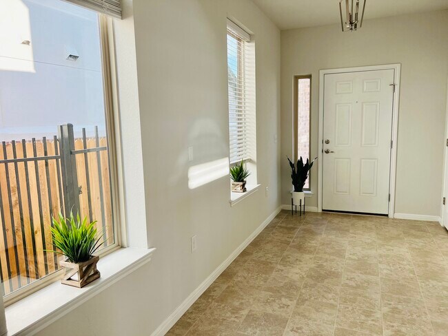 Comedor - 512 Turkey Creek Cv