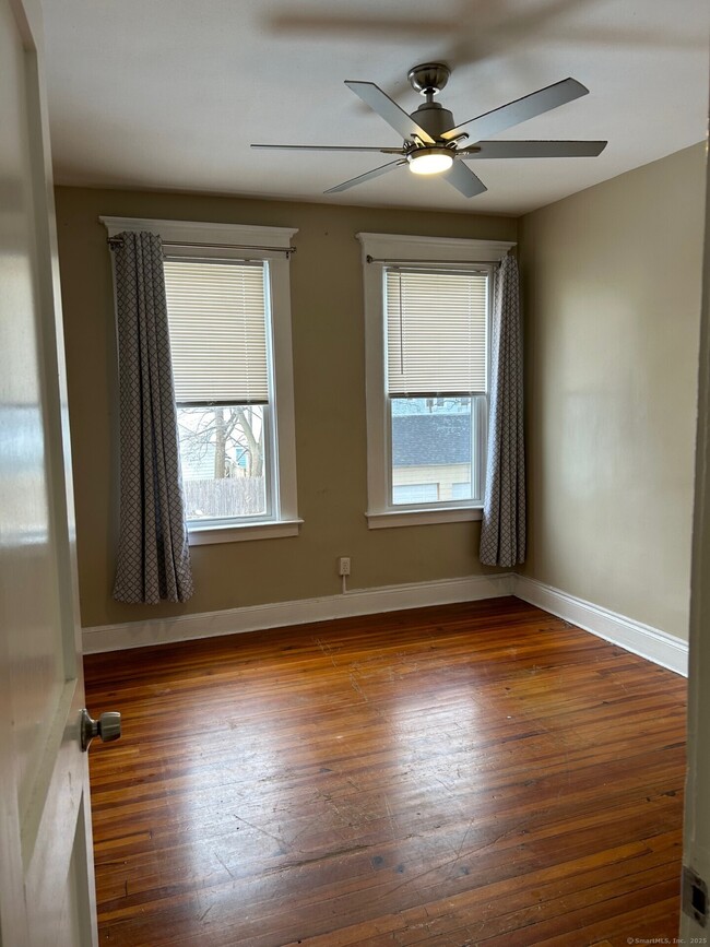 Building Photo - 1076 Dixwell Ave