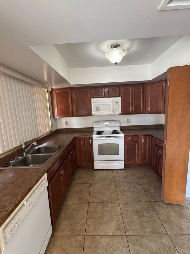 Foto del edificio - Spacious 3BR/2BA Home in Prime Tempe Locat...