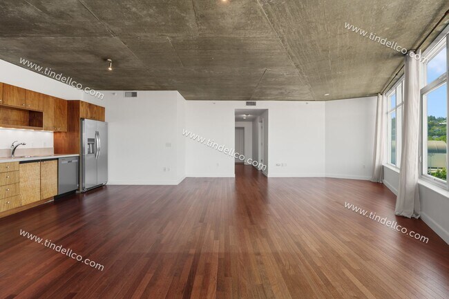 Foto del edificio - The Civic | 11th Floor 2BD/2BA with Stunning Portland Views, Free Parking and Free Utilities!