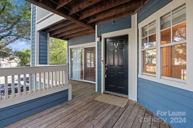 Building Photo - 525 Olmsted Park Pl