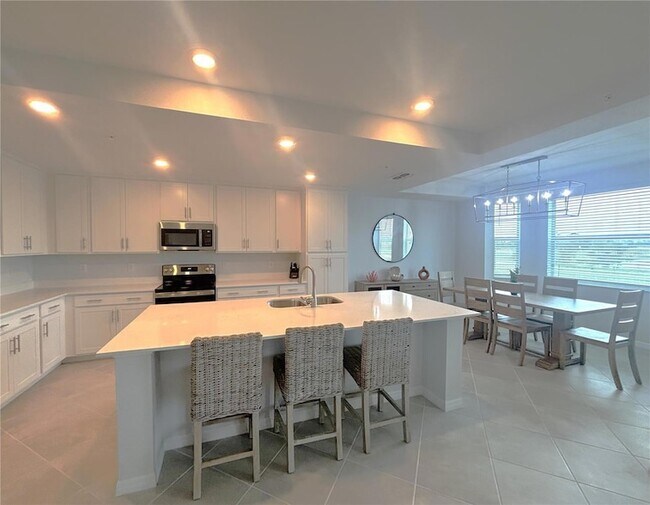 Building Photo - 12140 Wellen Golf St