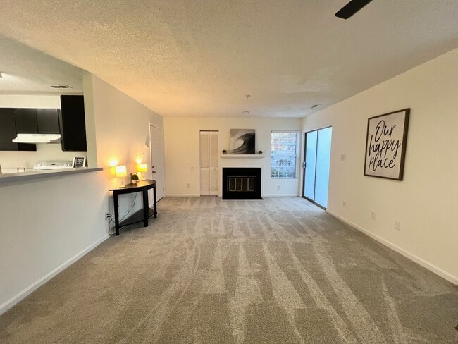 Building Photo - 4907 Hollenden Dr
