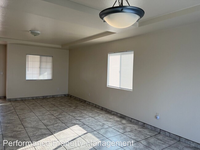Building Photo - 4 br, 2 bath House - 1200 Erie St