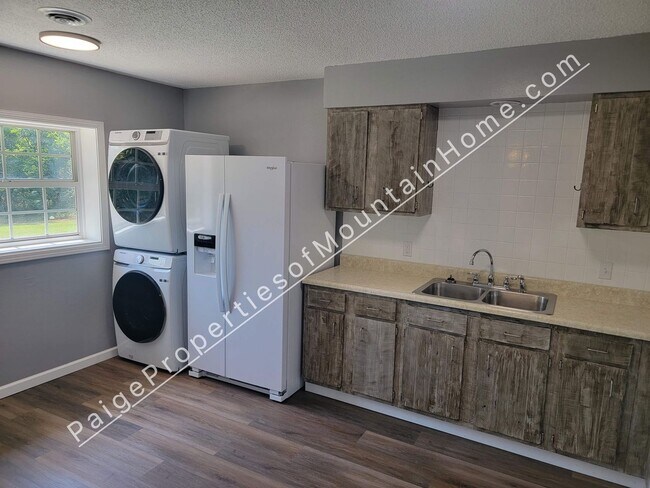 Foto del edificio - Midway Meadows #8**