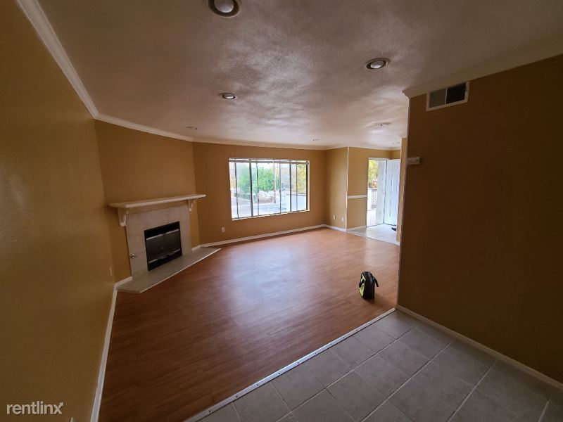 9813 Caspi Gardens Dr, Santee, CA 92071 Condo for Rent in Santee, CA