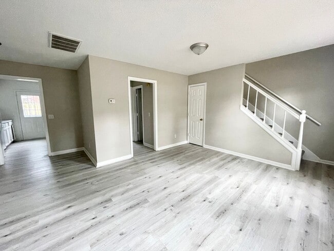 Building Photo - 119 Villa Ct
