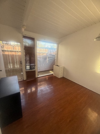 Building Photo - 8401 Darby Ave