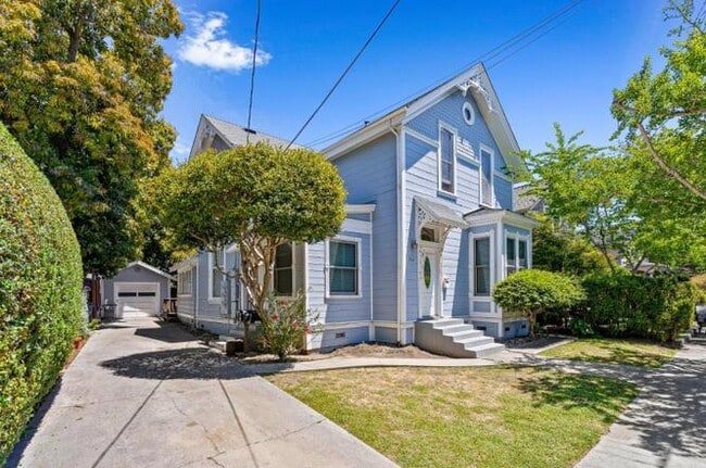 Building Photo - 514 Washington St