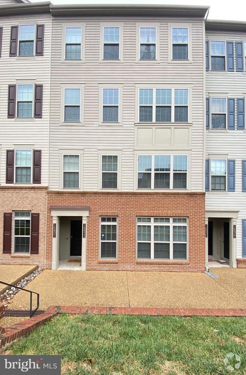 Building Photo - 14823 Chrysler Ct