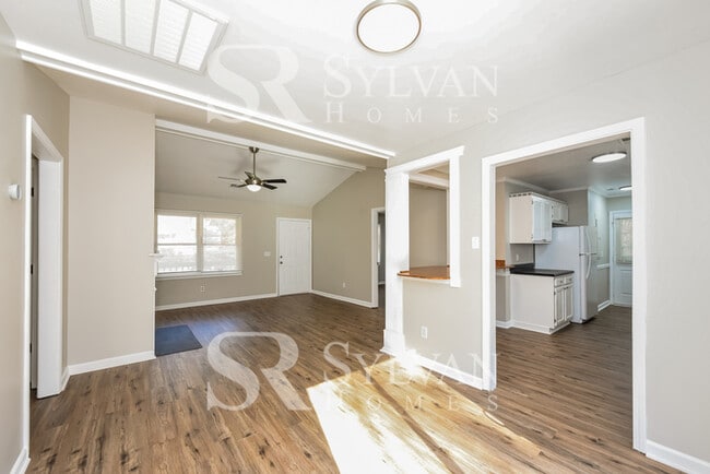 Building Photo - 10 Windmill Cir