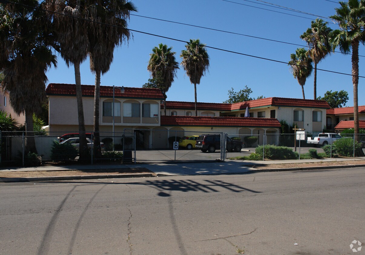 Primary Photo - 798 S Orange Ave