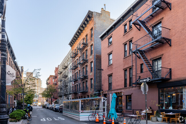 Building Photo - Greenwich Village/Soho