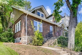 Building Photo - 303 32nd Ave S