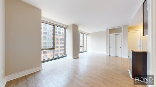 Building Photo - 237 E 34th St