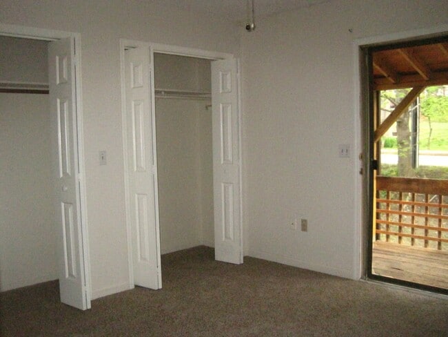 Building Photo - 204 Laurel Cir Dr