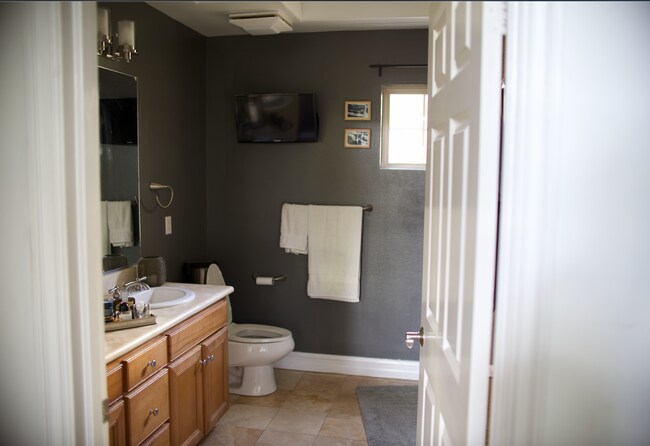 Foto del edificio - 4601 Coldwater Canyon Ave