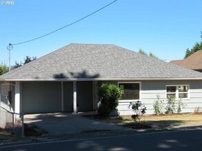 Building Photo - 350 N Maple St