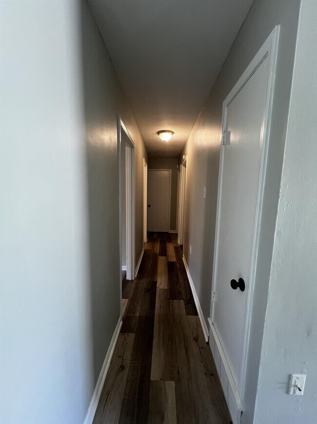Foto del edificio - 3424 Gladstone Cove