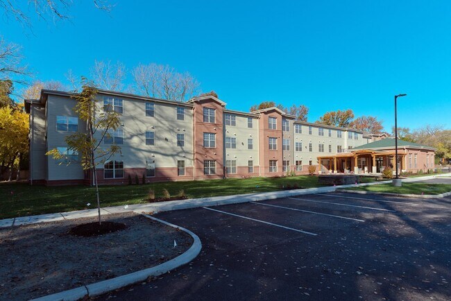 Foto del edificio - 5351 Nebraska Ave