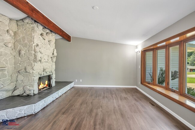 Building Photo - Renovated 3bd/1bth Ranch in Twinsburg Area