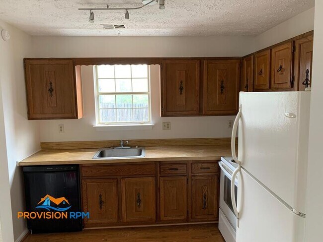 Building Photo - 4261 Drake Ct