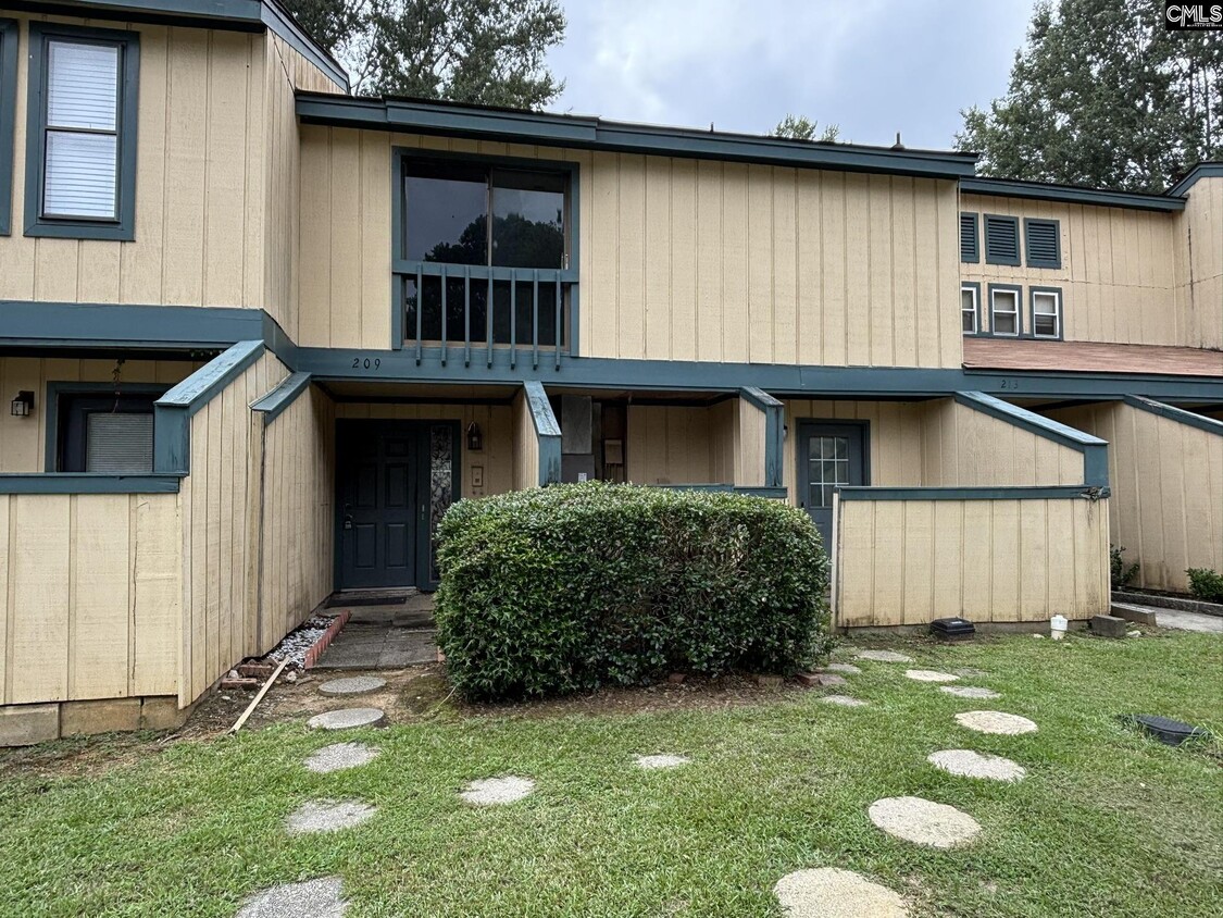 Primary Photo - 209 Timber Ct