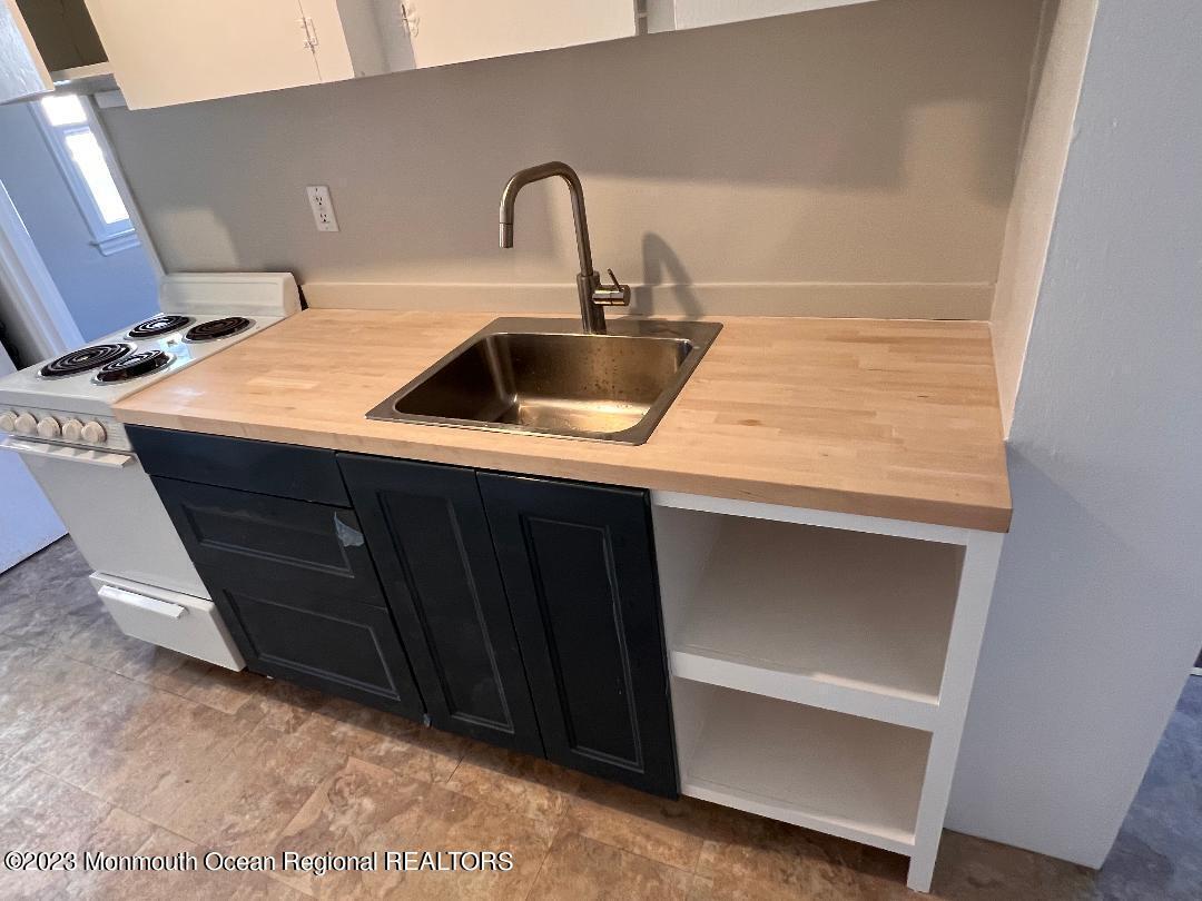 14 Olin St, Neptune Township, NJ 07756 Room for Rent in Neptune