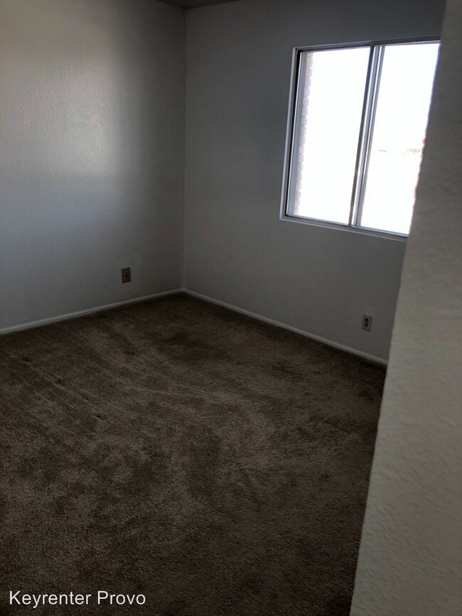 Building Photo - 71 S 400 E