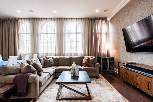 Foto del edificio - Furnished 3 bedroom/2bath Condo including Utilities!