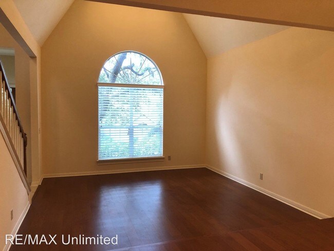 Foto del edificio - 4 br, 3.5 bath House - 15722 Dawn Crest