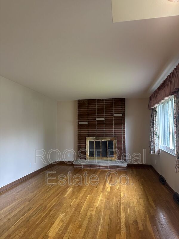 Building Photo - 3919 Conway Dr