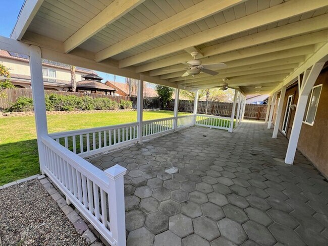 Building Photo - Cul-De-Sac in SE Visalia Neighborhood