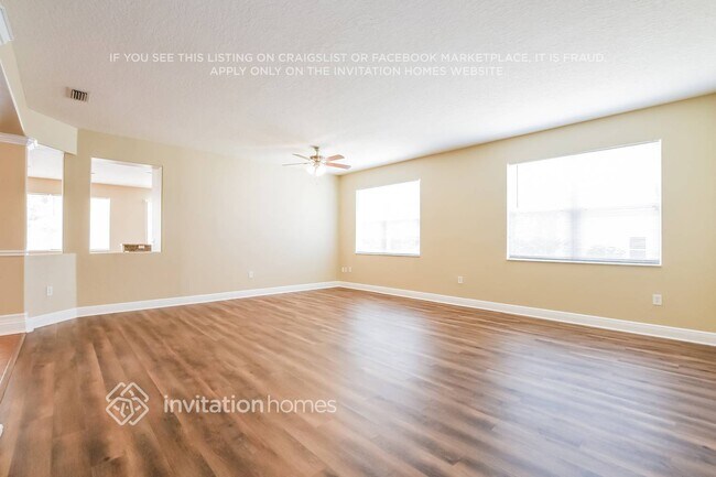 Foto del edificio - 2045 Touchwood Ct