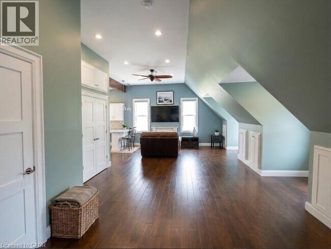 Photo du bâtiment - 2784 S Grimsby Rd 20