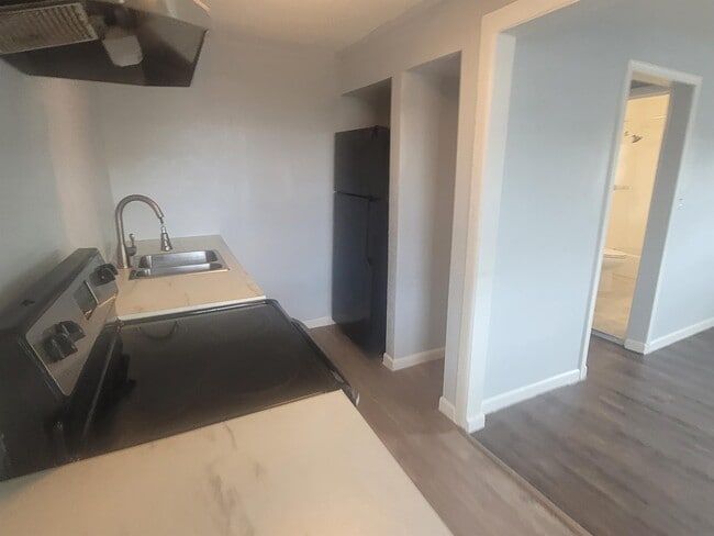 Building Photo - 1017 E Moreland St
