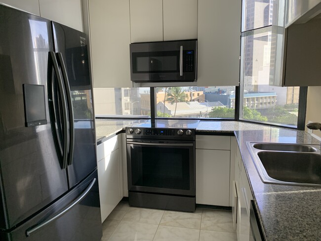 Building Photo - 1212 Nuuanu Ave