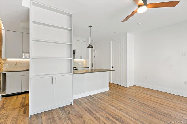 Foto del edificio - 115 N Division St