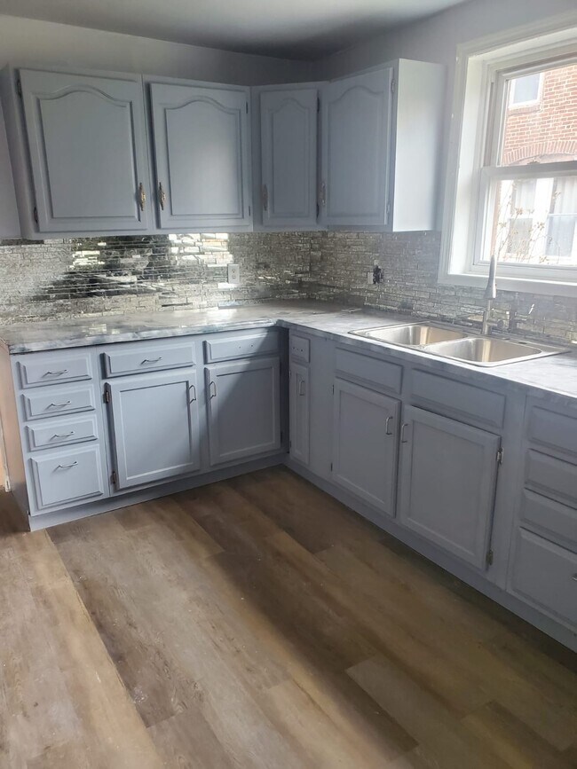 Foto del edificio - 1222 Thurman St