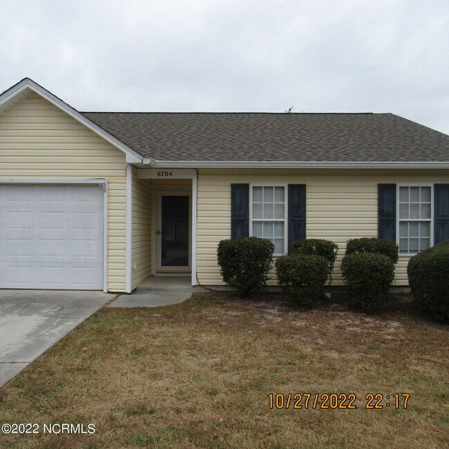 Building Photo - 6704 Hailsham Dr