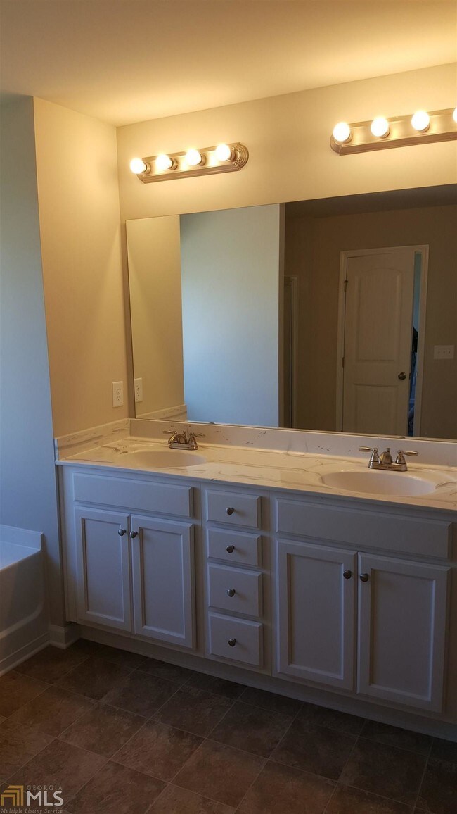 Building Photo - 201 Merritt Cir