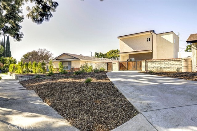 Foto del edificio - 10499 Yolanda Ave