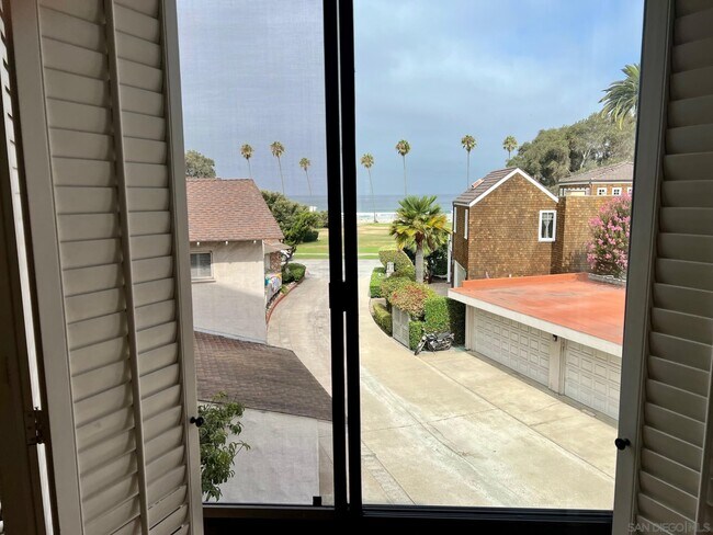 Building Photo - 8263 Camino Del Oro