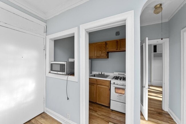 Building Photo - 1 bedroom in Chicago IL 60640