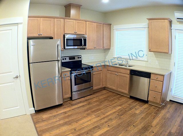Foto del edificio - 6037 SE Stark St