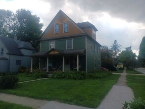 Building Photo - 721 Burnett Ave