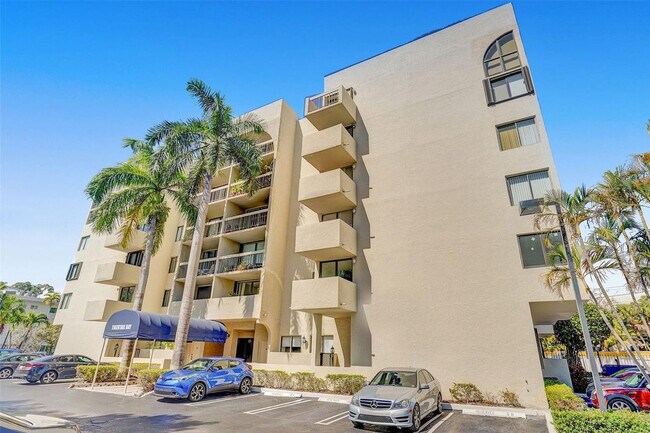 Foto del edificio - 2715 Tigertail Ave