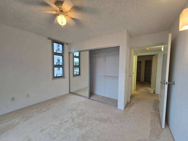 Building Photo - 1450 Young St